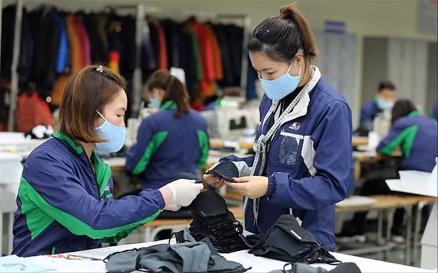 Theo Bộ LÐ-TB&XH, hơn 1 triệu lao động đang​mất việc làm, tỷ lệ hộ nghèo, cận nghèo có xu hướng tăng