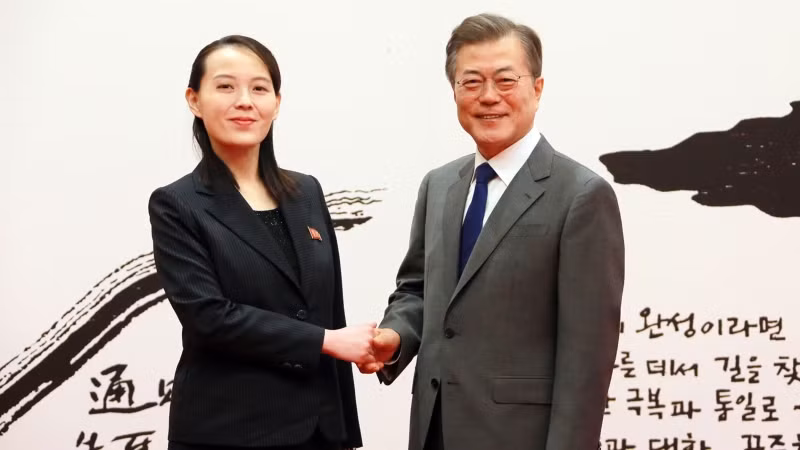Cô Kim Jo Yong trong một lần gặp Tổng thống Hàn Quốc Moon Jae In 