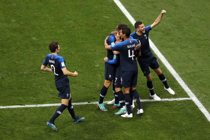 Các cầu thủ Pháp ăn mừng bàn thắng của Kylian Mbappe trong trận chung kết FIFA World Cup gặp Croatia. Ảnh: THX.