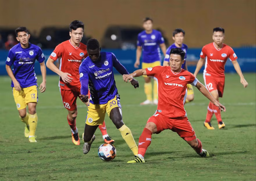Viettel và CLB Hà Nội hứa hẹn sẽ tiếp tục tạo thành cặp đua căng thẳng ở V-League 2021. Ảnh: Anh Tú 