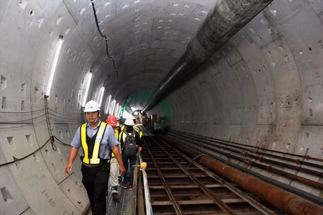 Thi công tường vây và đường hầm tuyến Metro số 1