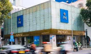 Bất ngờ việc PNJ trả tiền mua vàng, kim cương
