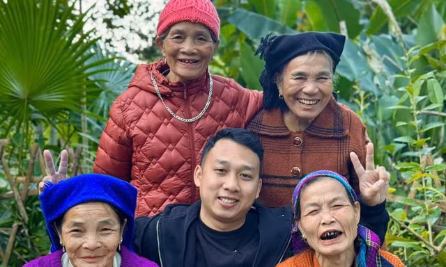 Đưa nụ cười người già lên mạng, chàng trai Tuyên Quang thu trăm triệu đồng mỗi tháng