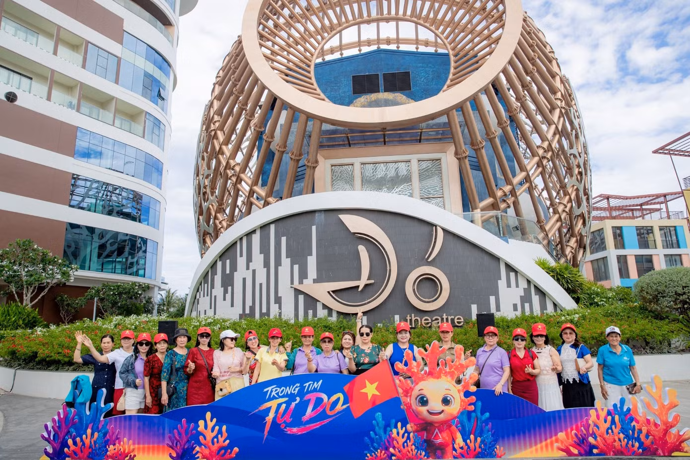 Đông đảo du khách ghé tới Libera Nha Trang trong dịp lễ 2/9 để hòa mình vào không khí lễ hội nơi đây.