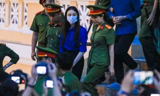 Hình ảnh hoa hậu Thùy Tiên, Hằng Du Mục, Quang Linh Vlogs sau khi tòa tuyên án