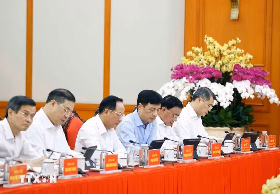 cac-dai-bieu-tham-du.jpg