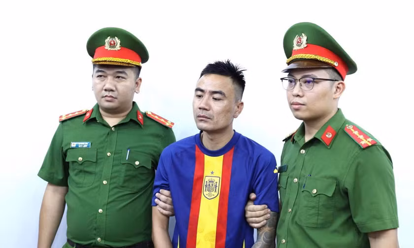 Bắt đối tương gây hấn với bảo vệ nhà hàng dê ở Ninh Bình