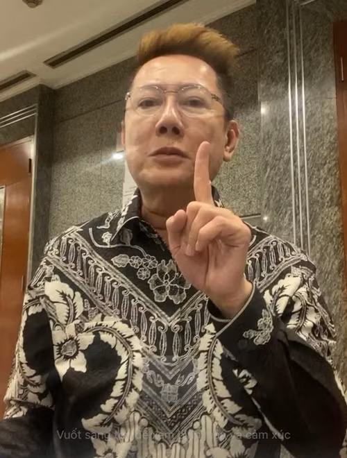mr-nawat-bi-to-mua-giai-khi-tro-thanh-nguoi-co-suc-anh-huong-nhat-thai-lan-vuot-xa-lisa-ab4-6781111.jpg