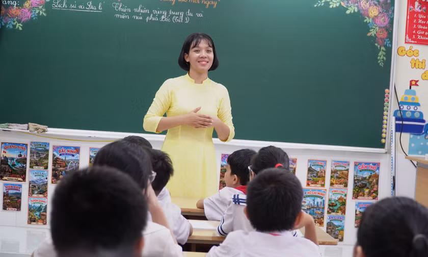 Ở vai trò nào, cô giáo Phan Thị Diễm Hương cũng nỗ lực hết sức mình Ảnh: Thanh Hiền