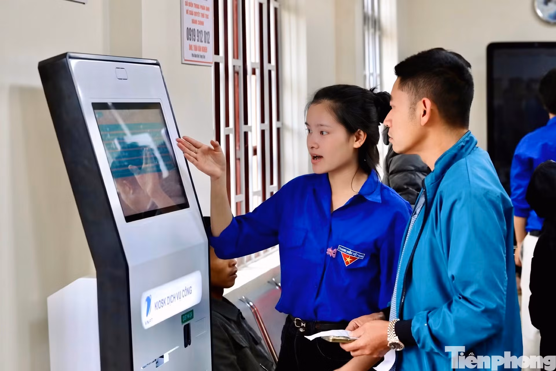 Chuyển đổi số trở thành điểm nhấn khi tuổi trẻ Lâm Đồng triển khai hiệu quả phong trào "Bình dân học vụ số", hỗ trợ người dân tiếp cận công nghệ và sử dụng dịch vụ công trực tuyến.