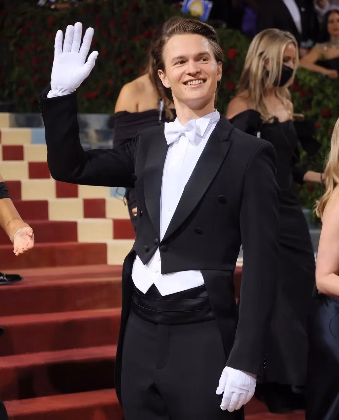 ansel-elgort-7.jpg