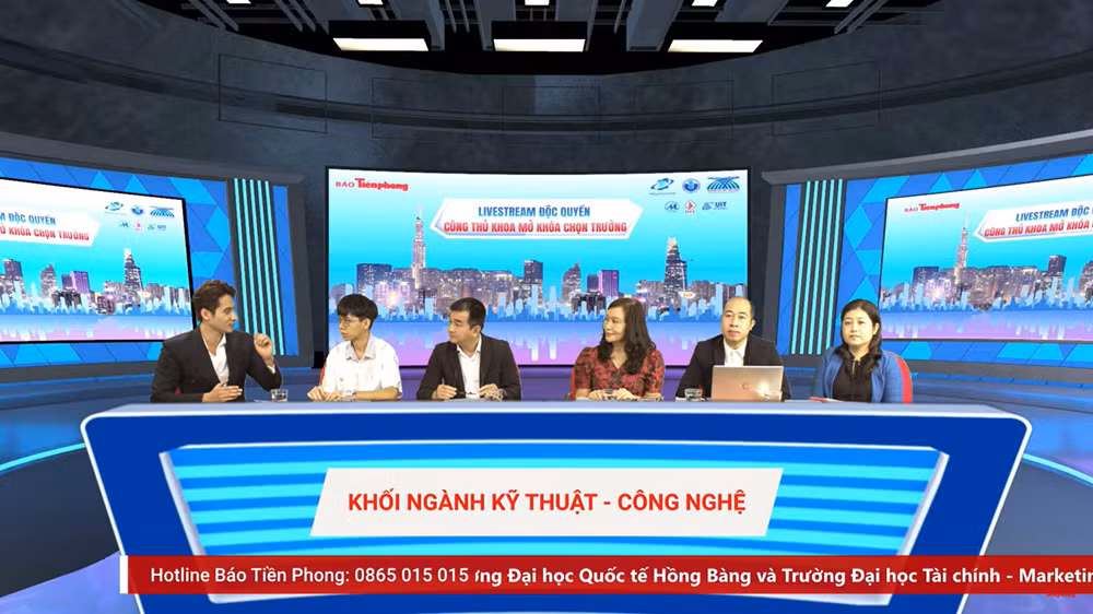 livestream-1.png