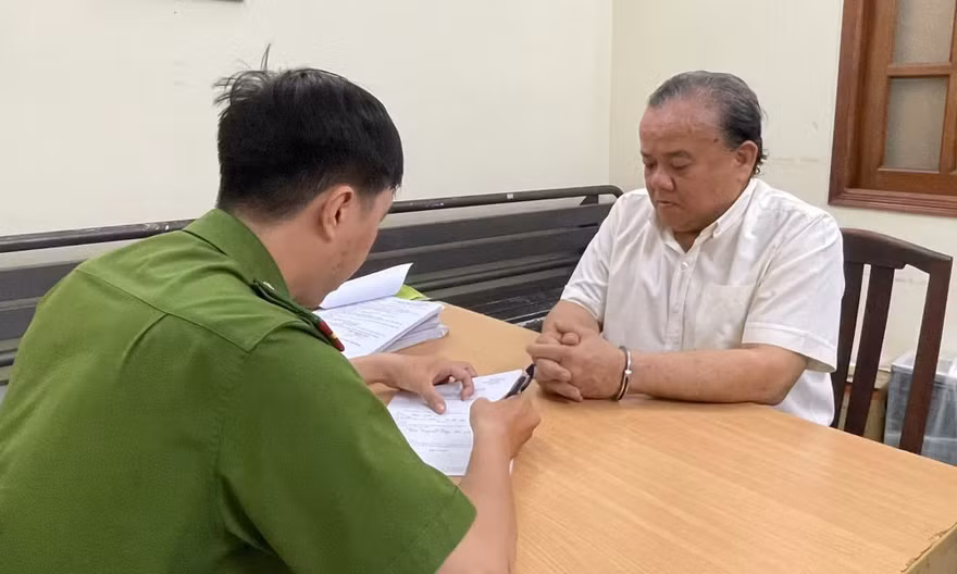 Trần Anh Vũ tại Cơ quan công an