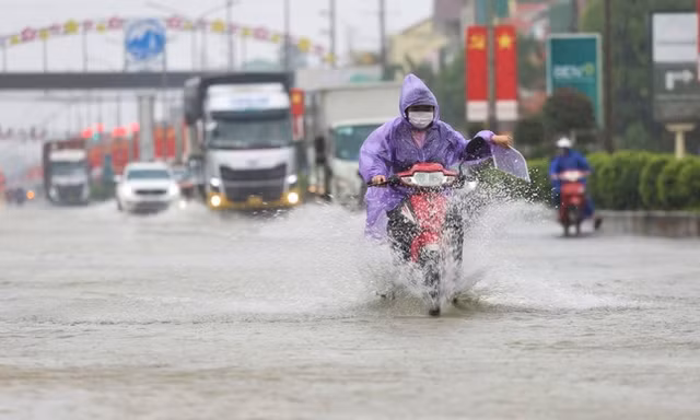 Mưa lớn ở miền Bắc, miền Trung diễn biến rất phức tạp