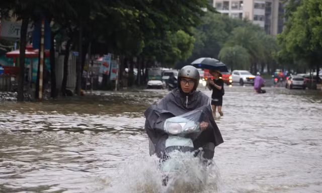  Hà Nội còn mưa lớn đến bao giờ?