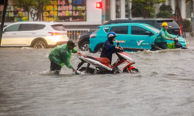 Hà Nội mưa lớn nhất từ đầu mùa