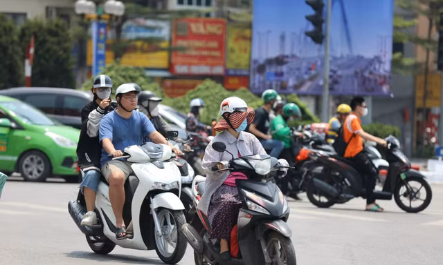 Miền Bắc tiếp tục nắng nóng hiếm gặp