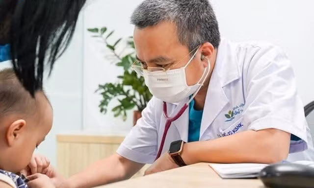 Cảnh báo, nhiều trẻ nhập viện vì sởi do chưa tiêm đủ vắc xin