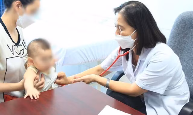 Trẻ sơ sinh trước ‘cơn bão’ mắc virus hợp bào hô hấp nguy hiểm