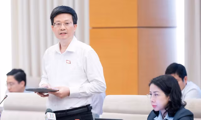 Bộ trưởng Giáo dục nói gì về bỏ cộng điểm chứng chỉ ngoại ngữ?