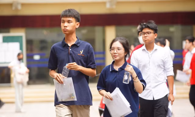 Đề thi và cập nhật đáp án các mã đề môn Địa lý tốt nghiệp THPT