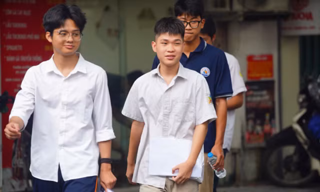 Kỳ thi tốt nghiệp THPT 2026: Điểm môn Giáo dục Kinh tế và Pháp luật 'rớt thảm'
