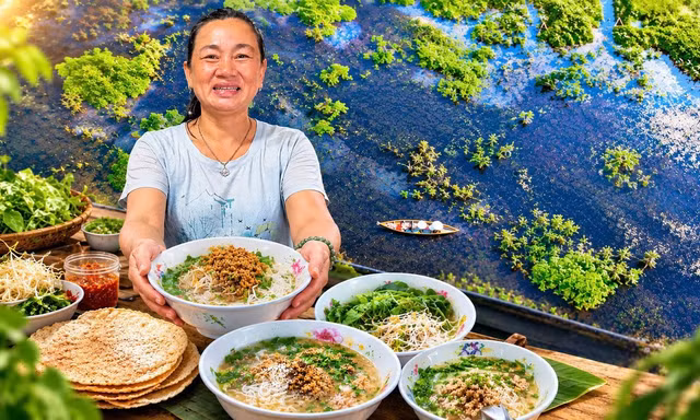 Tô bún 10.000 đồng ăm ắp thịt tôm cua ở tỉnh có 'điểm đến hấp dẫn nhất thế giới'