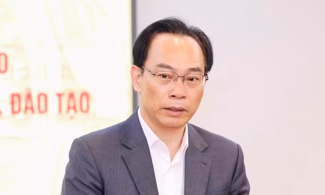 Bộ trưởng Bộ GD&ĐT Hoàng Minh Sơn nêu lý do khiến học sinh gặp áp lực thi cử, học thêm