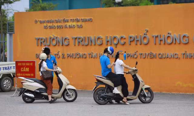 Thí sinh dự thi lại tốt nghiệp THPT tại Tuyên Quang. 