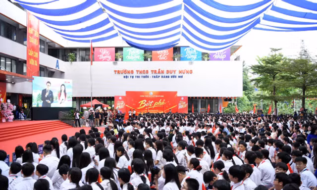 Từ 15/11, ban đại diện cha mẹ học sinh không được thu, quản lý tiền hỗ trợ
