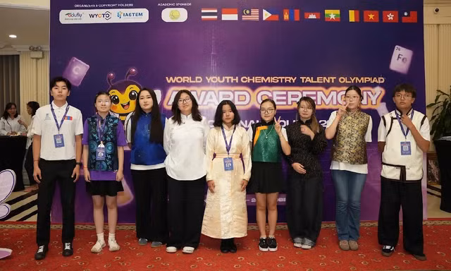 Trao thưởng cho 225 học sinh tại Olympic Tài năng Hóa học trẻ thế giới