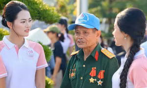 Khoảnh khắc lắng đọng của 25 thí sinh Hoa hậu Việt Nam ở Bến tàu không số