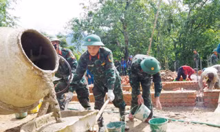 Sơn La bắt tay xóa nhà tạm do ảnh hưởng của mưa lũ, giúp dân có nhà đón Tết