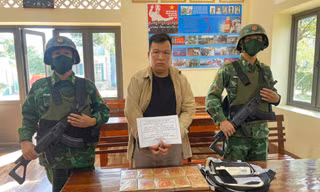 Bộ đội Biên phòng bắt đối tượng vận chuyển 10 bánh heroin