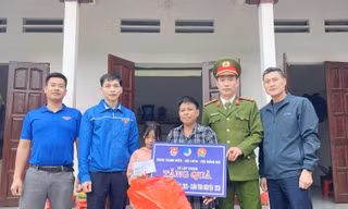 Tuổi trẻ Phú Thọ mang Tết ấm đến những người khó khăn