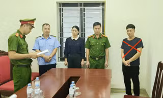 Gã hàng xóm xâm hại cô gái thiểu năng đến mang thai