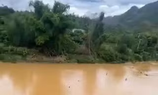 Kéo vó trên sông Mã lúc rạng sáng, 2 phụ nữ bị nước cuốn trôi