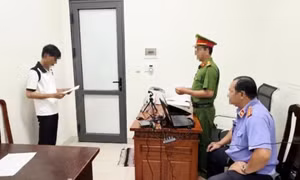Khởi tố đối tượng giao cấu với bạn gái 14 tuổi quen qua mạng