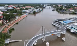 Tin mới vụ cầu chữ S ở Cà Mau bị sà lan đâm lệch
