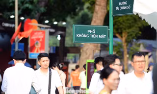 Thỏa thích trải nghiệm 'đường tài chính số, phố không tiền mặt'