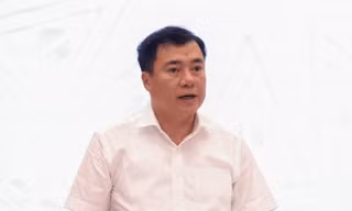 Thứ trưởng bất bình việc giá xăng dầu giảm nhưng các mặt hàng... không giảm