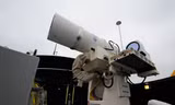 Trong ảnh hệ thống vũ khí laser Hải quân Mỹ thử nghiệm trên tàu đổ bộ USS Ponce cuối năm 2014. 