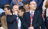  Ed Woodward và con trai nhà Glazers.
