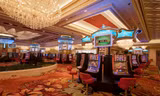 Phú Quốc hiện là nơi duy nhất có casino thí điểm cho người Việt vào chơi, vé vào cửa là 1 triệu đồng/24h, tiền mua vé nộp vào ngân sách địa phương 