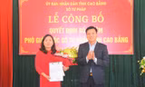 Bà Nguyễn Thị Hảo nhận Quyết định bổ nhiệm.
