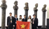 Đoàn học sinh Việt Nam đều đoạt huy chương