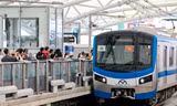 Tuyến Metro số 1 chính thức vận hành, người dân hào hứng xếp hàng chờ lên tàu