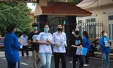 Nhiều địa phương đặc cách xét tốt nghiệp THPT, thí sinh than thở "mất nhiều hơn được"