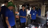 Giám đốc ĐHQG TP. HCM thăm, tặng quà sinh viên tình nguyện ‘Mùa Hè Xanh’ tại Đồng Tháp