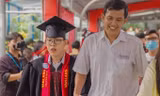 Bước chân cha in dấu trong giấc mơ con